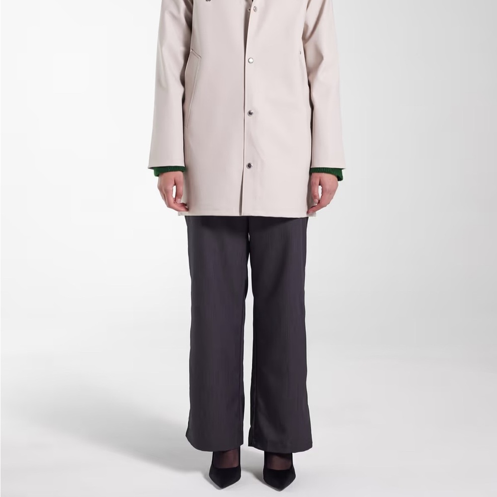 Stutterheim Light Sand Hooded Raincoat - Picture 5 of 7